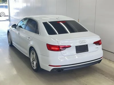 Audi A4  с аукциона в Японии