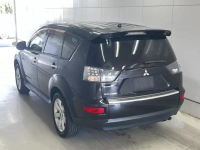 Mitsubishi OUTLANDER  с аукциона в Японии
