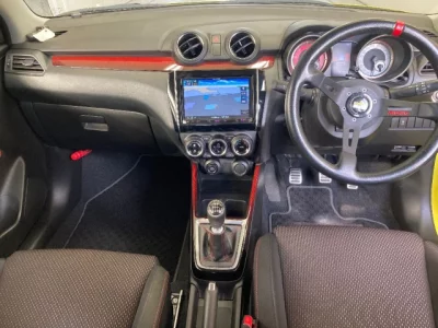 Suzuki SWIFT  с аукциона в Японии