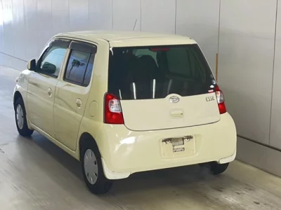 Daihatsu Esse