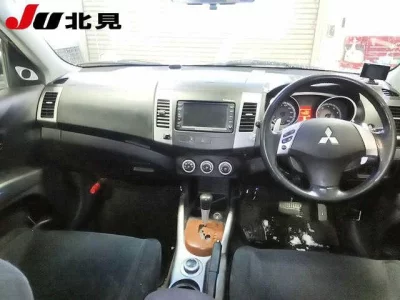 Mitsubishi OUTLANDER  с аукциона в Японии