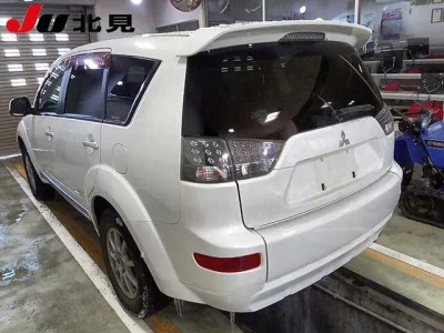 Mitsubishi OUTLANDER  с аукциона в Японии
