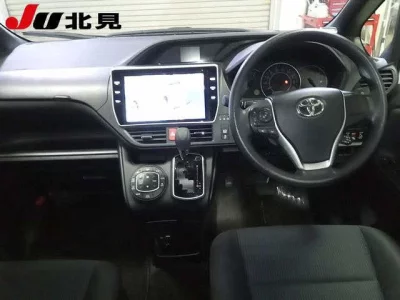 Toyota NOAH  с аукциона в Японии