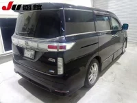 Nissan ELGRAND лот № 9005 оценка R  с аукциона в Японии 4