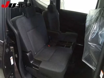 Toyota SIENTA  с аукциона в Японии