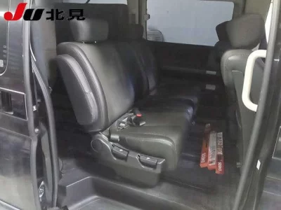 Nissan ELGRAND  с аукциона в Японии
