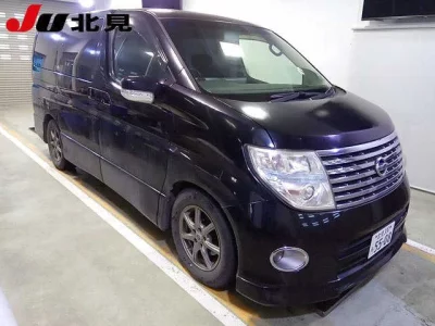 Nissan ELGRAND  с аукциона в Японии