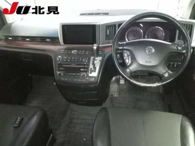 Nissan ELGRAND  с аукциона в Японии