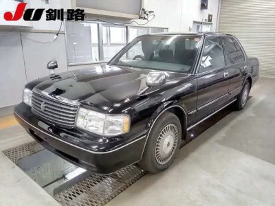 Toyota CROWN  с аукциона в Японии