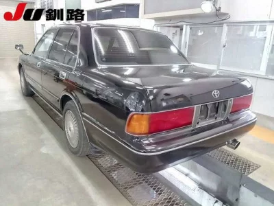 Toyota CROWN  с аукциона в Японии