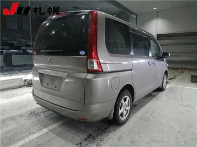 Nissan SERENA  с аукциона в Японии