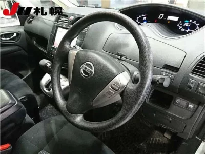 Nissan SERENA  с аукциона в Японии