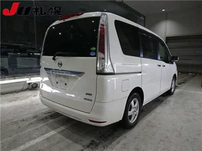 Nissan SERENA  с аукциона в Японии