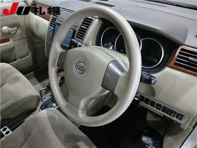 Nissan TIIDA LATIO  с аукциона в Японии