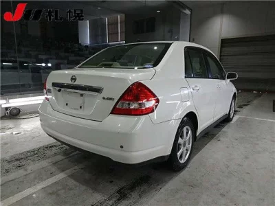 Nissan TIIDA LATIO  с аукциона в Японии