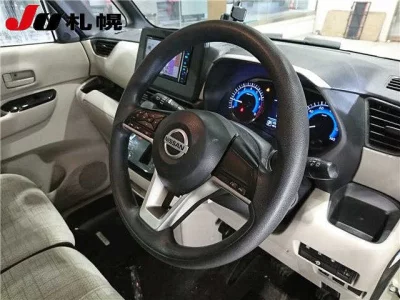 Nissan ROOX  с аукциона в Японии