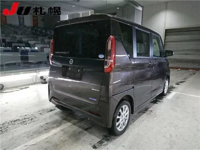 Nissan ROOX  с аукциона в Японии