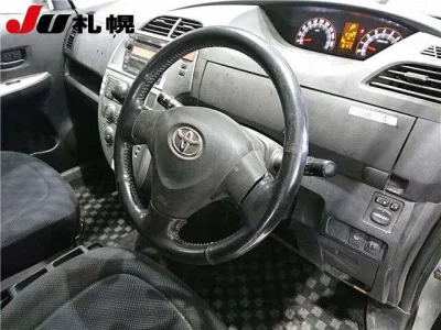 Toyota RACTIS  с аукциона в Японии