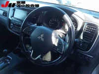 Mitsubishi OUTLANDER лот № 5004 оценка 3.5  с аукциона в Японии 5