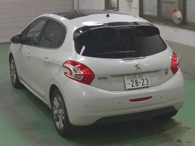 Peugeot 208