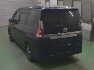 Nissan SERENA  с аукциона в Японии