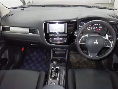 Mitsubishi OUTLANDER  с аукциона в Японии