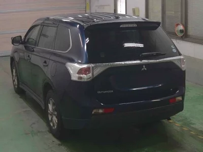 Mitsubishi OUTLANDER  с аукциона в Японии
