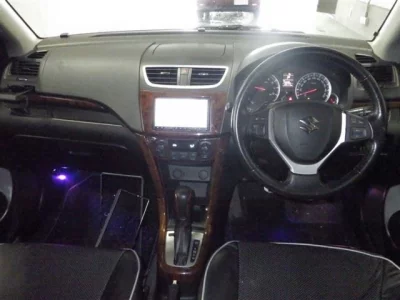 Suzuki SWIFT  с аукциона в Японии