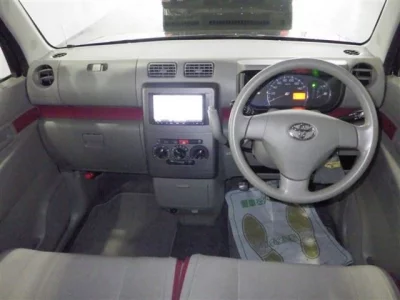 Toyota PIXIS SPACE  с аукциона в Японии