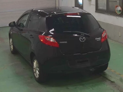 Mazda DEMIO  с аукциона в Японии