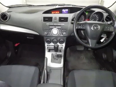 Mazda AXELA  с аукциона в Японии