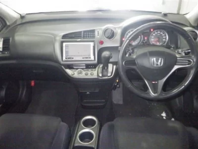 Honda STREAM  с аукциона в Японии