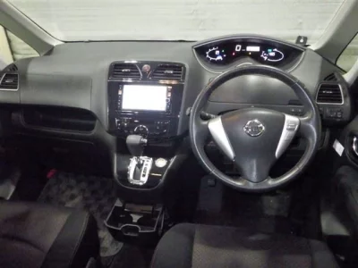 Nissan SERENA  с аукциона в Японии
