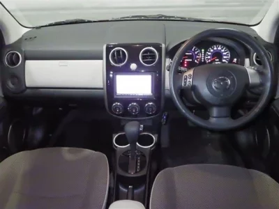 Mazda VERISA  с аукциона в Японии