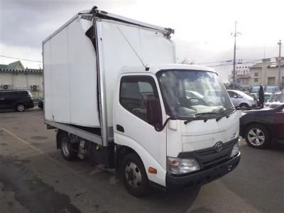 Toyota DYNA  с аукциона в Японии