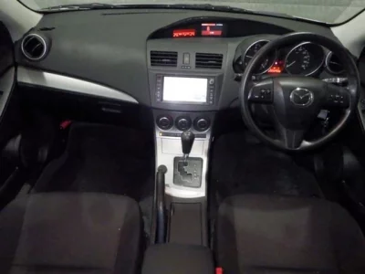 Mazda AXELA  с аукциона в Японии