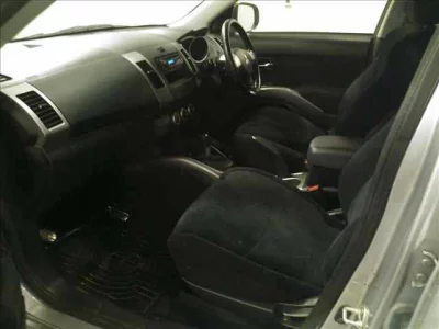 Mitsubishi OUTLANDER  с аукциона в Японии