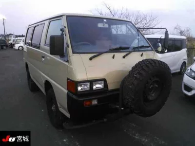 Mitsubishi DELICA WAGON