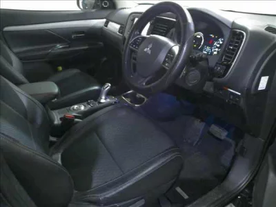 Mitsubishi OUTLANDER PHEV