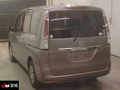 Nissan SERENA  с аукциона в Японии