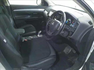 Mitsubishi OUTLANDER PHEV