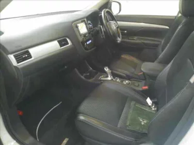 Mitsubishi OUTLANDER PHEV