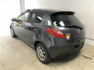 Mazda DEMIO  с аукциона в Японии