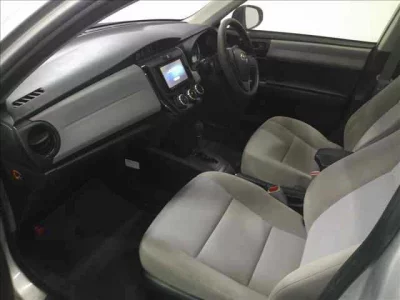 Toyota COROLLA AXIO  с аукциона в Японии