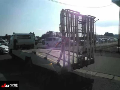 Toyota DYNA  с аукциона в Японии