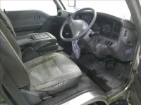 Nissan CARAVAN VAN лот № 9017 оценка 3  с аукциона в Японии 3