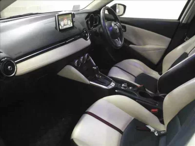 Mazda DEMIO  с аукциона в Японии