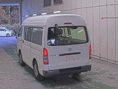 Toyota HIACE VAN  с аукциона в Японии