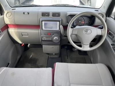 Toyota PIXIS SPACE  с аукциона в Японии