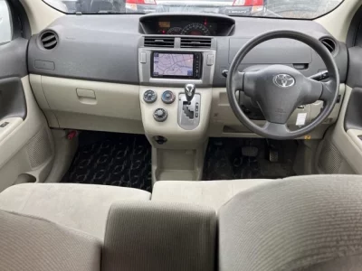 Toyota PASSO SETTE  с аукциона в Японии
